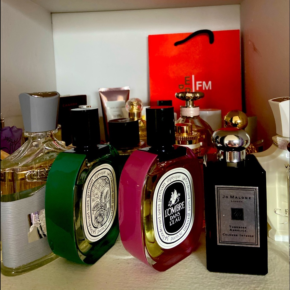 Jo Malone only. Extra decants will be included.